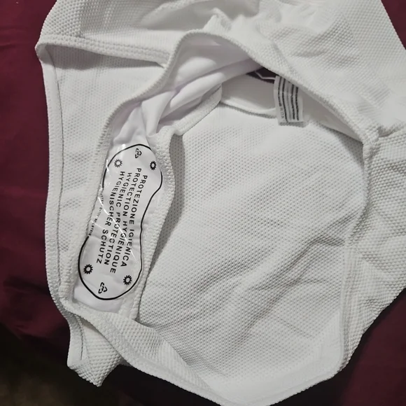 White Bikini Set - Picture 7 of 8